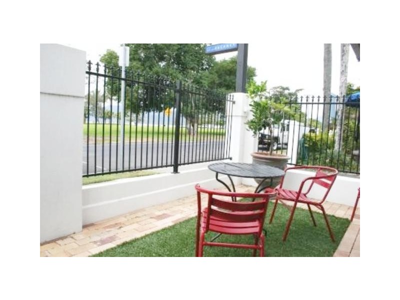 VILLA 1 / 187-189  Esplanade, Cairns QLD 4870