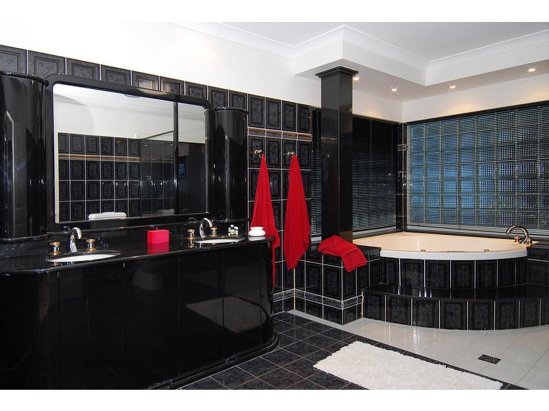 13 Rosemont Court, Mooroobool QLD 4870