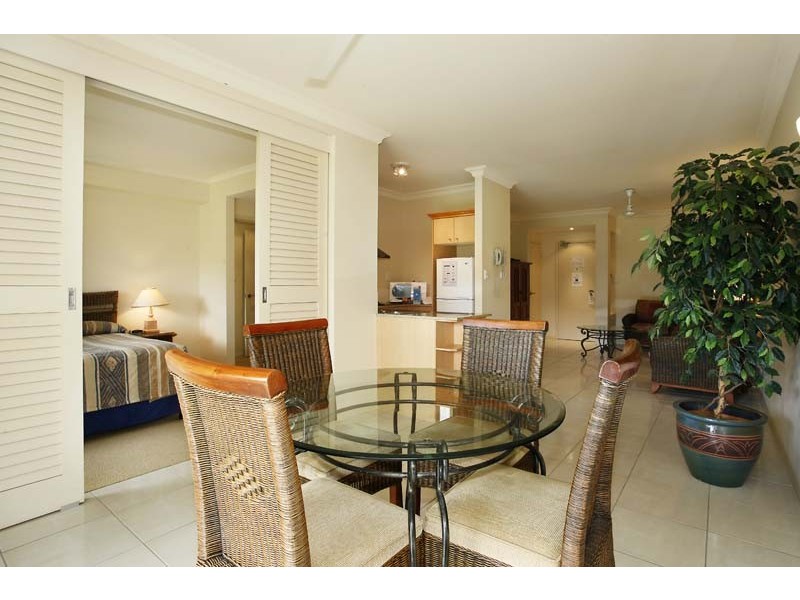 APT. 1747 / 2 Greenslopes Street, Cairns North QLD 4870