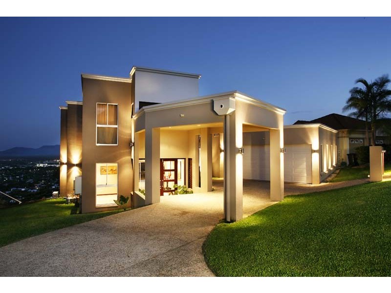 107  Summer Hill Drive, Mooroobool QLD 4870