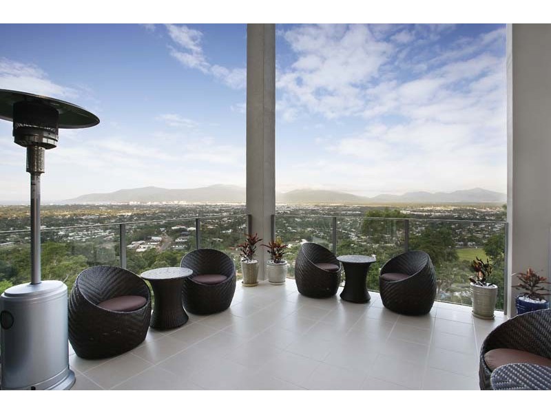 107  Summer Hill Drive, Mooroobool QLD 4870