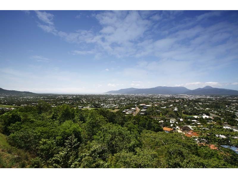 107  Summer Hill Drive, Mooroobool QLD 4870