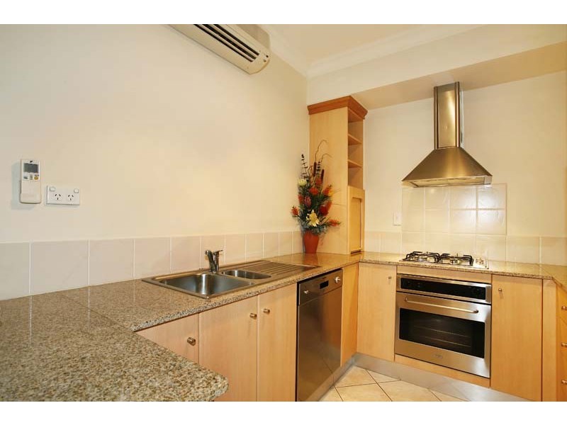 APT. 1107 / 2 Greenslopes Street, Cairns North QLD 4870