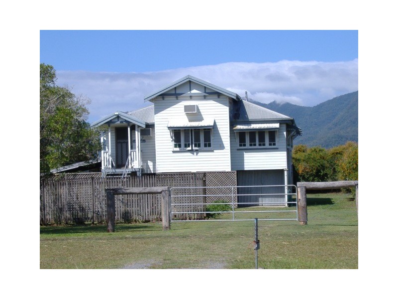 10  CROSSLAND ROAD, Gordonvale QLD 4865