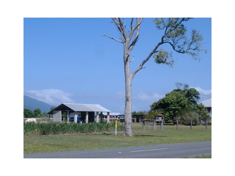 10  CROSSLAND ROAD, Gordonvale QLD 4865