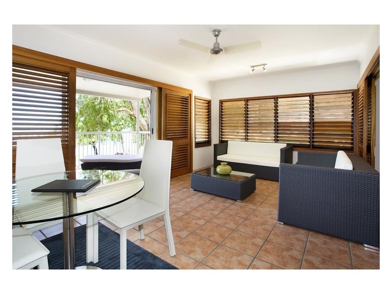121  Williams Esplanade, Palm Cove QLD 4879