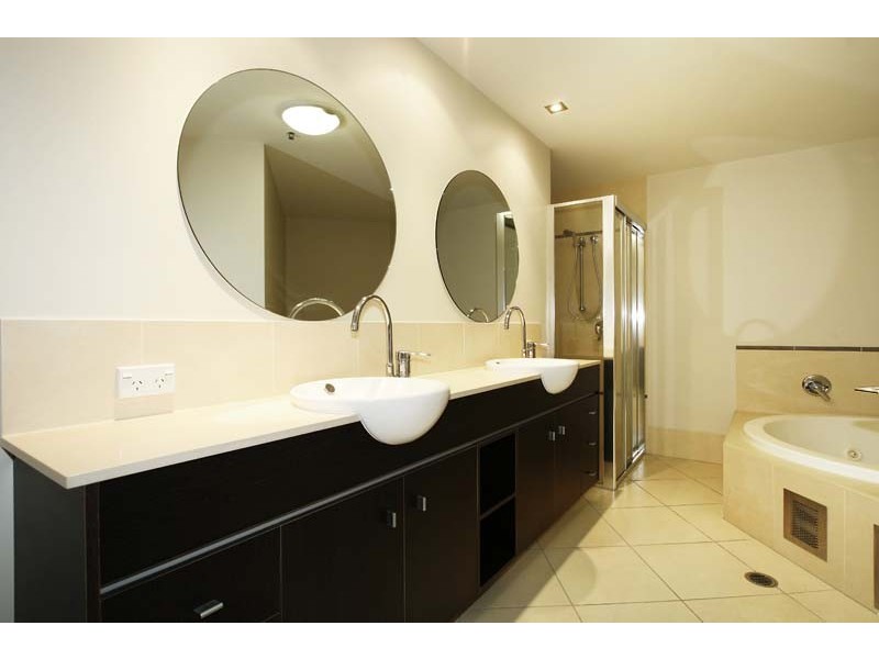 Level 11 APT. 1103 25 Wharf Street, Cairns QLD 4870