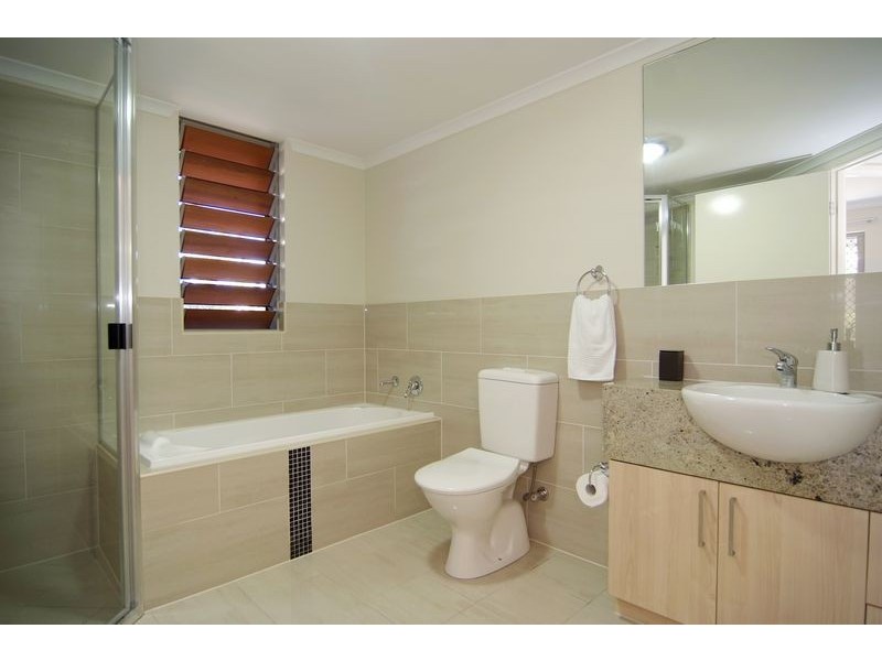 242 GRAFTON STREET, Cairns City QLD 4870