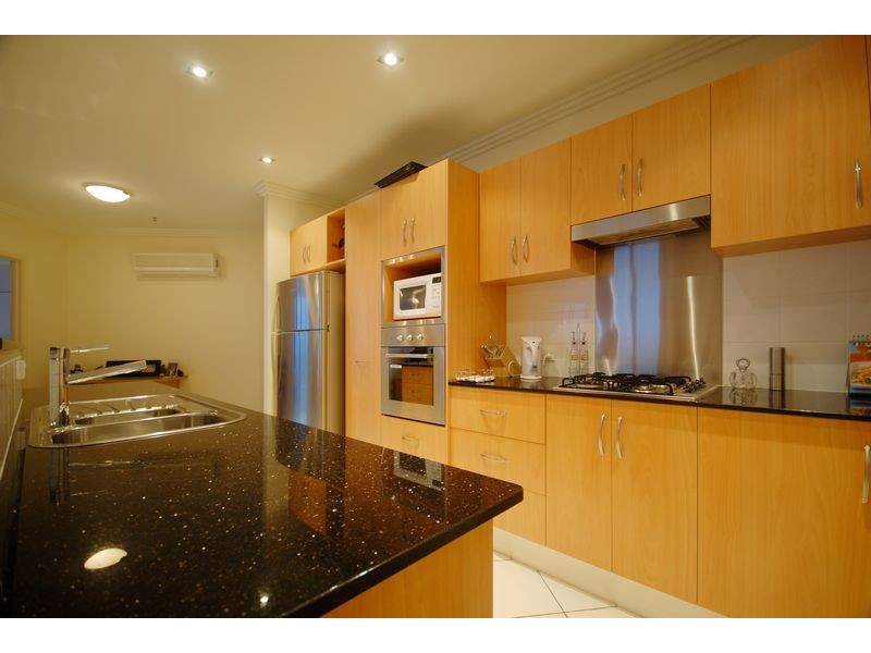 Level 14 APT. 1401 / 25 Wharf Street, Cairns QLD 4870