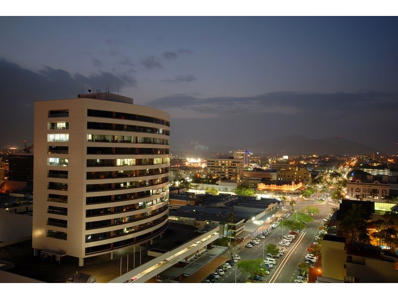 Level 14 APT. 1401 / 25 Wharf Street, Cairns QLD 4870