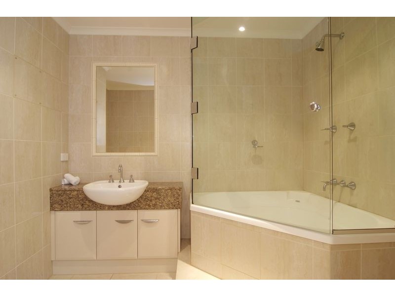 Level 13 APT. 81 / 107 Esplanade, Cairns City QLD 4870