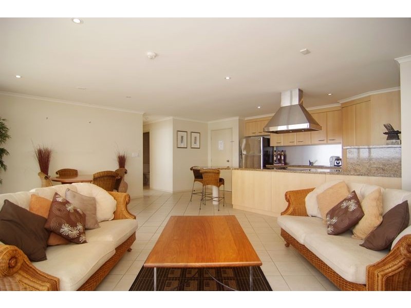 Level 13 APT. 81 / 107 Esplanade, Cairns City QLD 4870