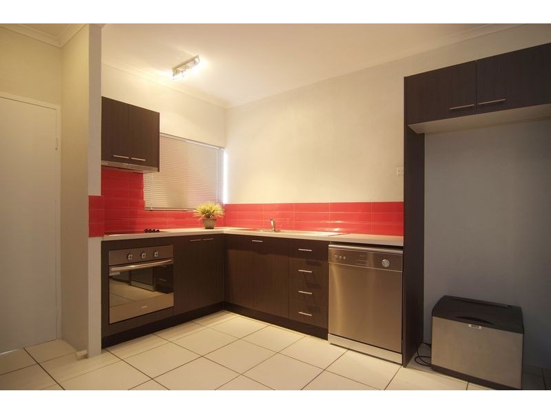 APT. 3 / 21  Balaclava Road, Cairns QLD 4870