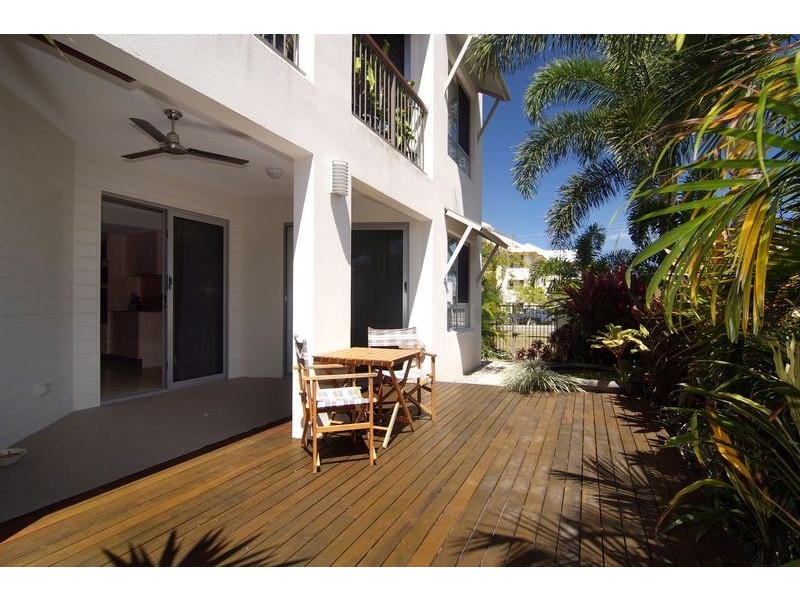 242  GRAFTON STREET, Cairns QLD 4870