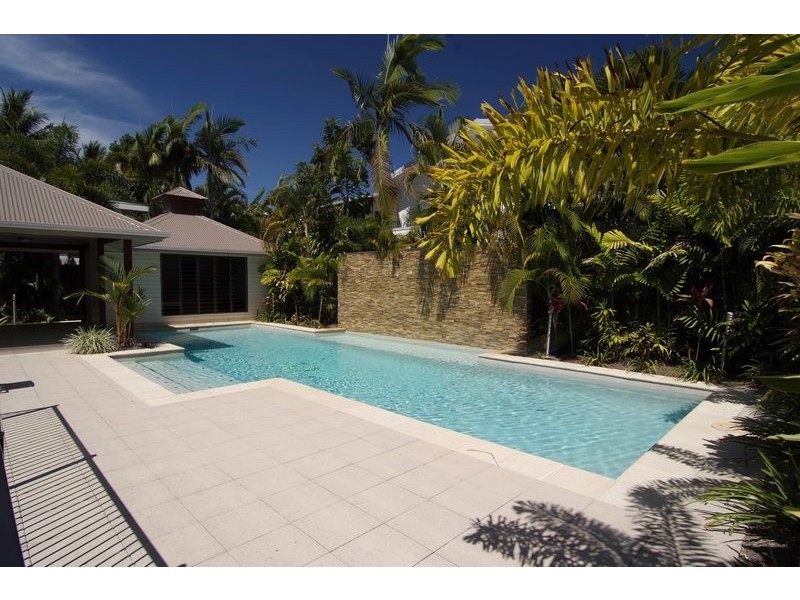242  GRAFTON STREET, Cairns QLD 4870