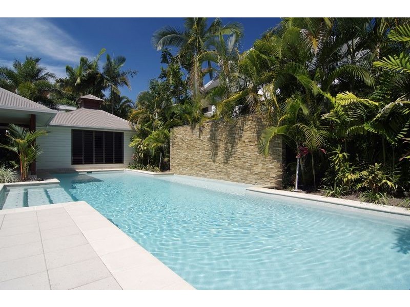 242  GRAFTON STREET, Cairns QLD 4870