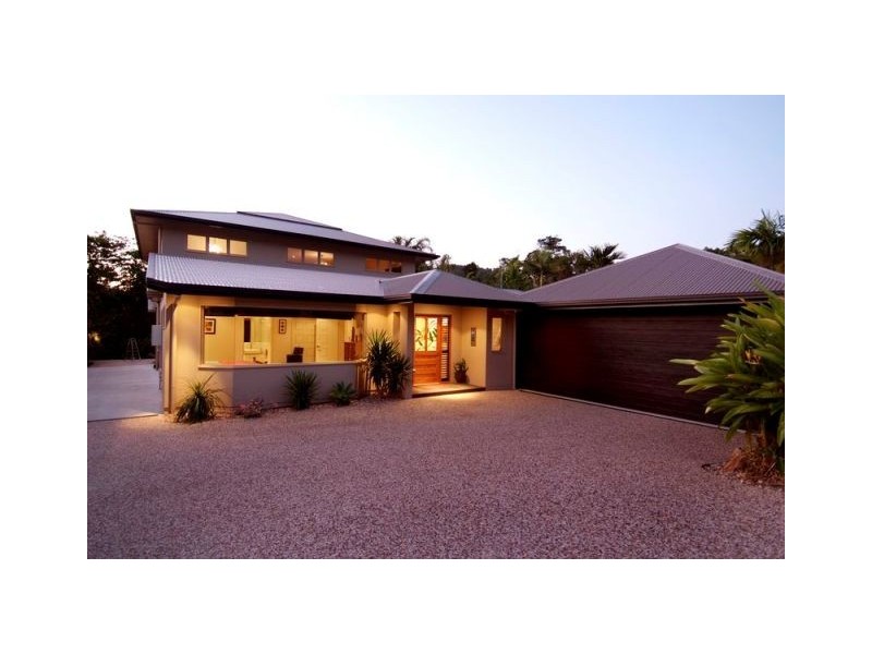 7 Brady Close, Brinsmead QLD 4870