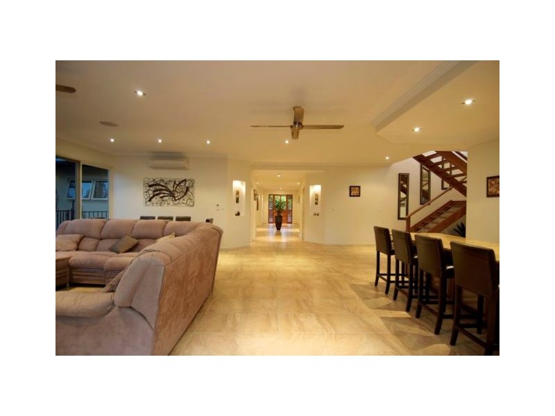 7 Brady Close, Brinsmead QLD 4870
