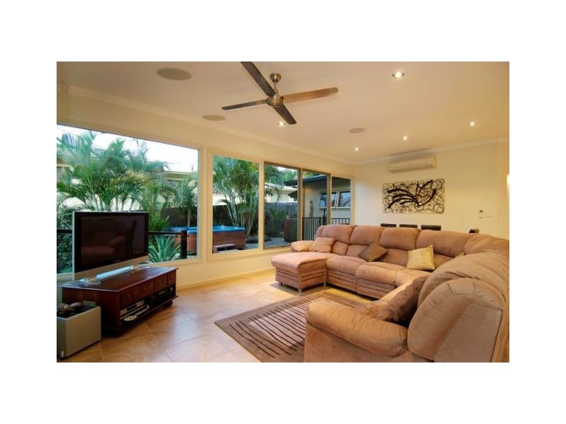 7 Brady Close, Brinsmead QLD 4870