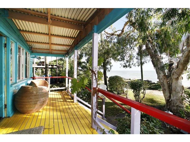 121 O’SHEA ESPLANADE, Machans Beach QLD 4878