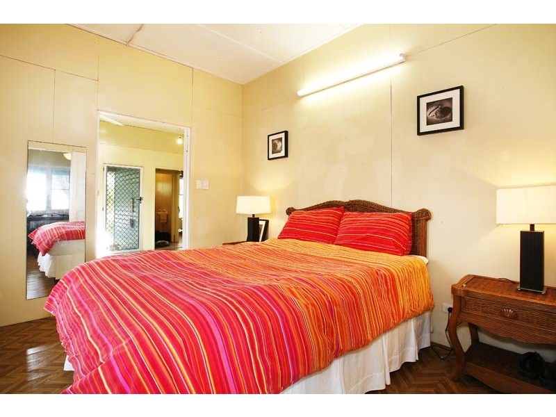 121 O’SHEA ESPLANADE, Machans Beach QLD 4878