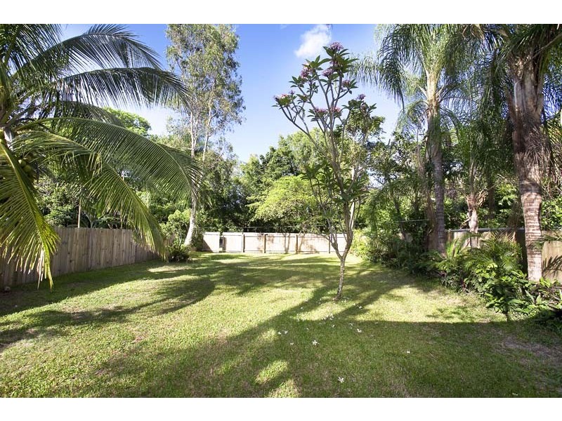 121 O’SHEA ESPLANADE, Machans Beach QLD 4878