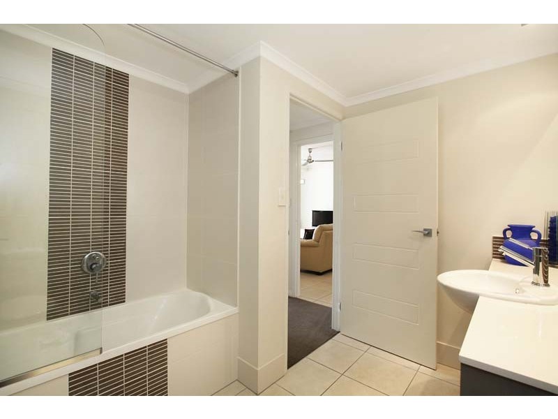 APT. 303 / 123  MARQUIS ON GRAFTON, Cairns QLD 4870