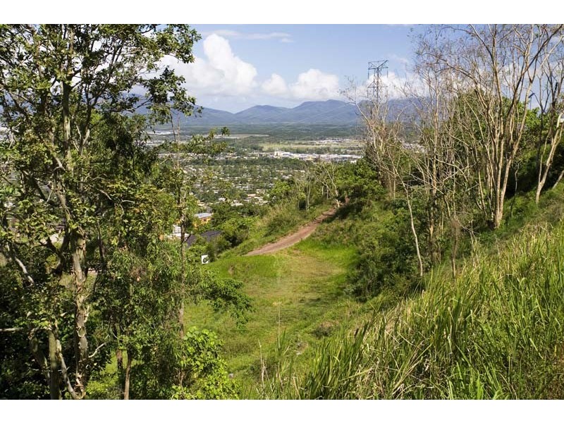 89 SUMMER HILL DRIVE – CITY VIEW ESTATE, Mooroobool QLD 4870