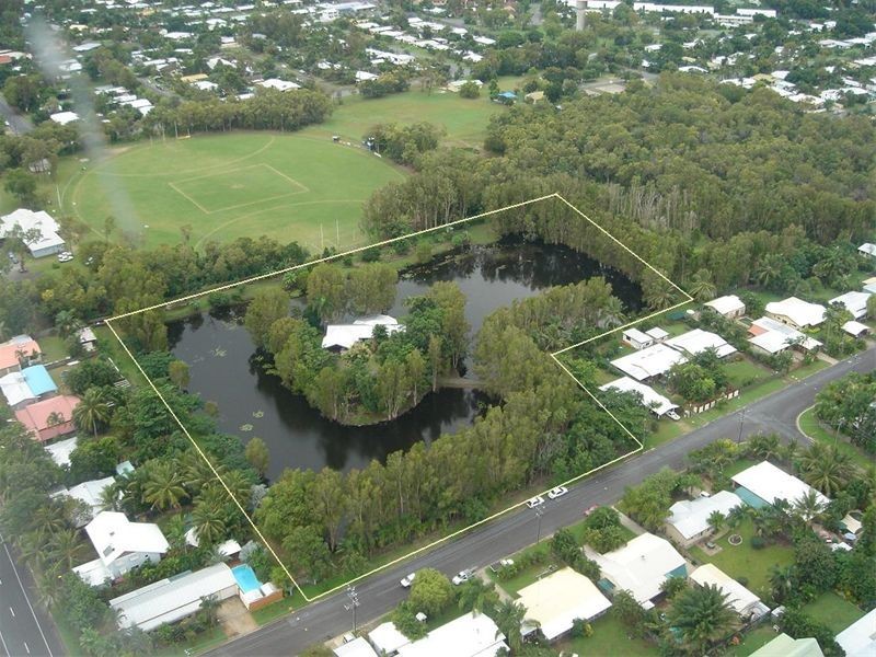 30 Caribbean Street, Holloways Beach QLD 4878