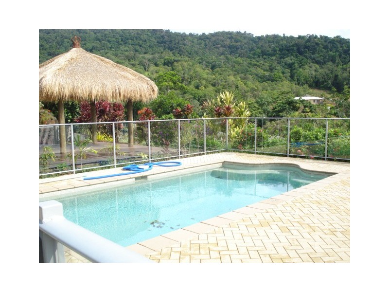 17  Kawana Street, Caravonica QLD 4878