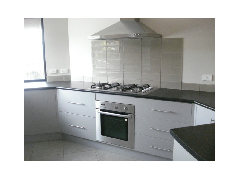 17  Kawana Street, Caravonica QLD 4878