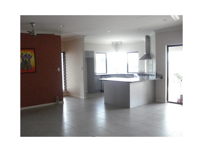 17  Kawana Street, Caravonica QLD 4878