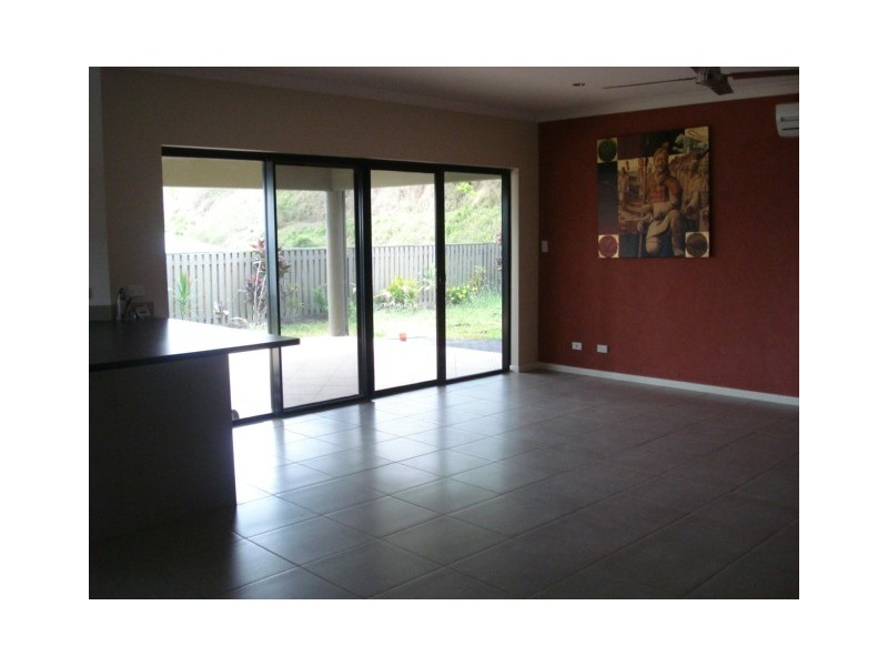 17  Kawana Street, Caravonica QLD 4878