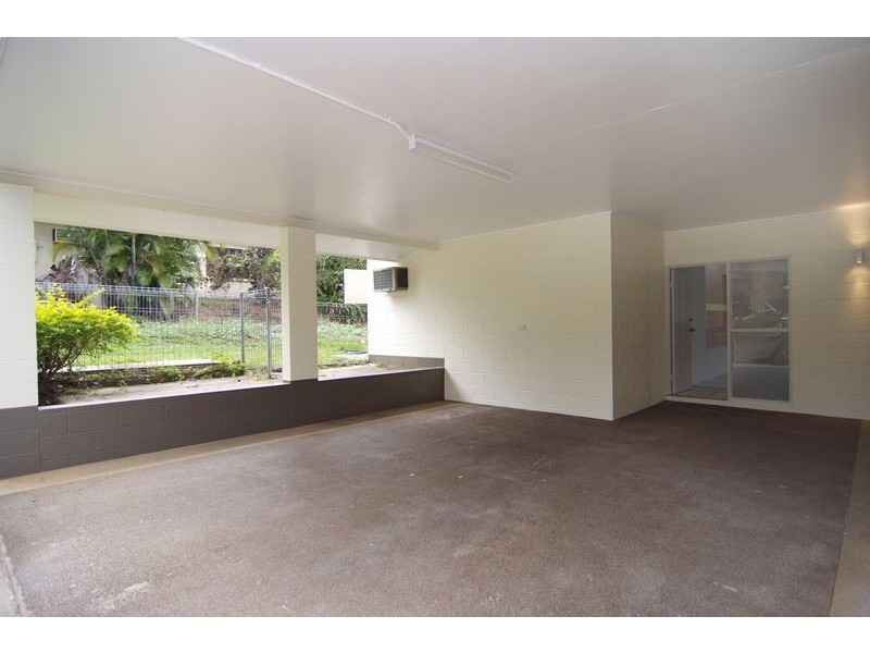 2 Brett Street, Mooroobool QLD 4870
