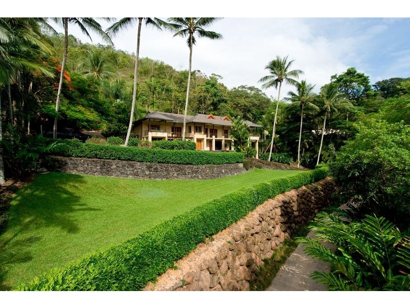 114 Hillview Cr, Whitfield QLD 4870