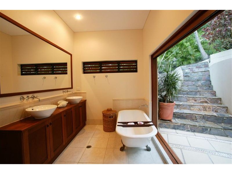 114 Hillview Cr, Whitfield QLD 4870