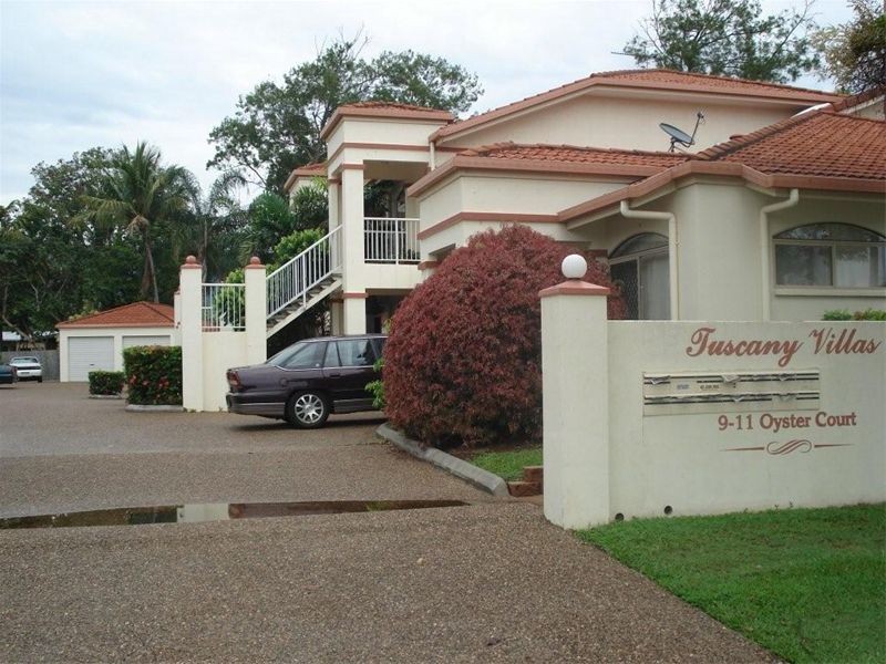 TUSCANY BEACH VILLAS, Trinity Beach QLD 4879