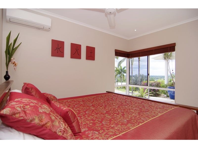 7 Woodmont Place, Cairns QLD 4870