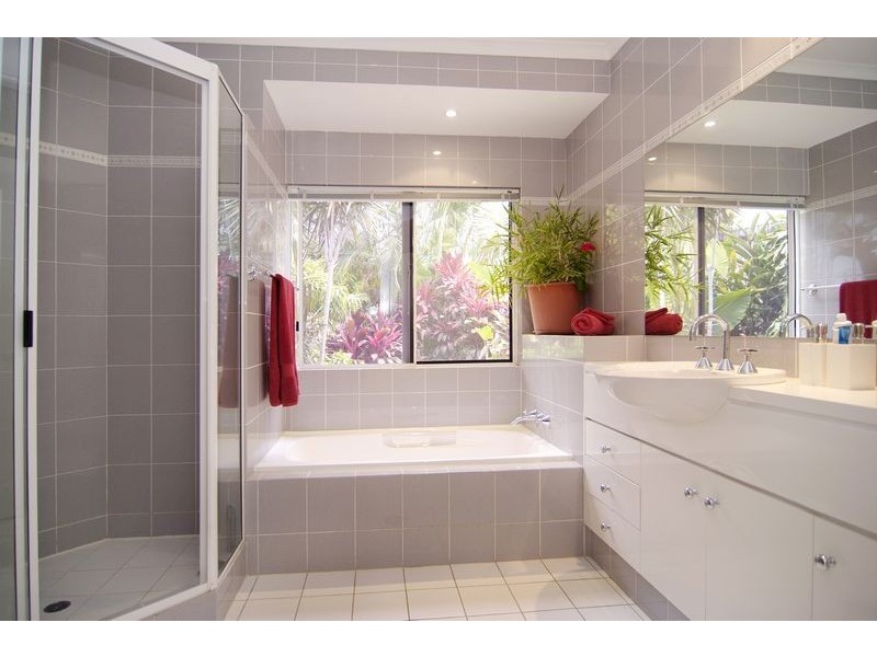 7 Woodmont Place, Cairns QLD 4870
