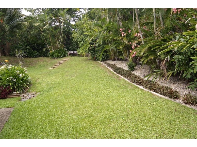 7 Woodmont Place, Cairns QLD 4870