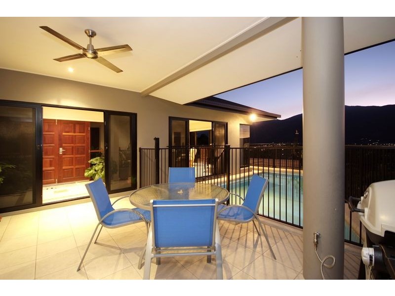 16 PLAYFORD CLOSE, Brinsmead QLD 4870