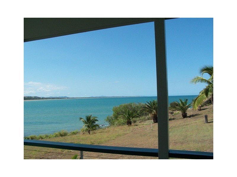 19 Ocean Parade, Cooee Bay QLD 4703