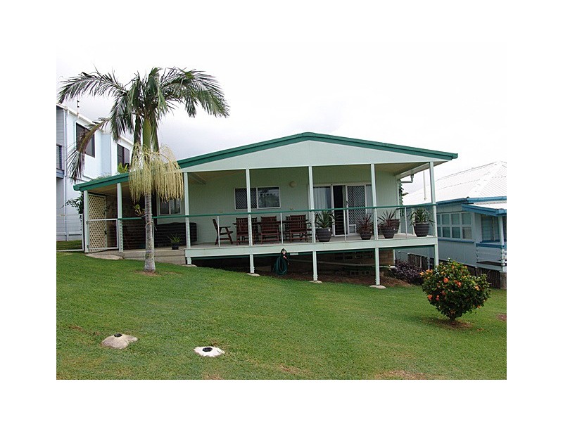 19 Ocean Parade, Cooee Bay QLD 4703