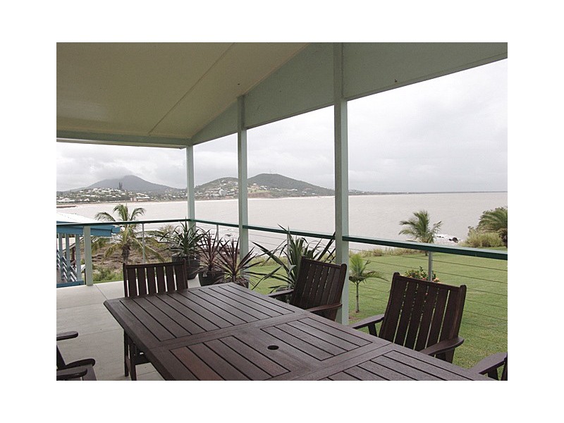 19 Ocean Parade, Cooee Bay QLD 4703