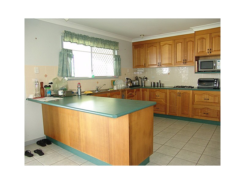 19 Ocean Parade, Cooee Bay QLD 4703