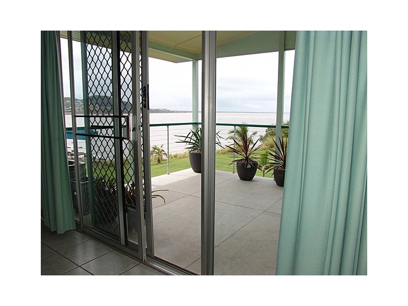 19 Ocean Parade, Cooee Bay QLD 4703