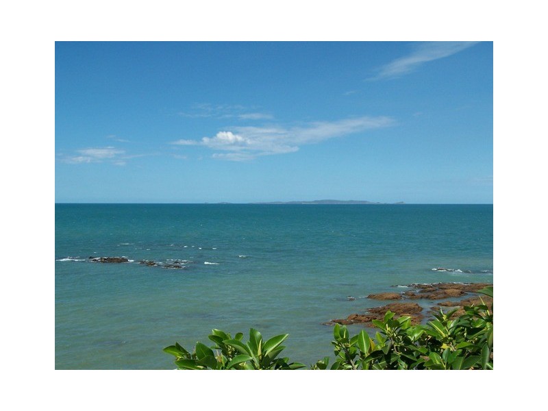 19 Ocean Parade, Cooee Bay QLD 4703