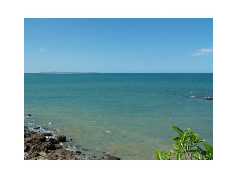 19 Ocean Parade, Cooee Bay QLD 4703