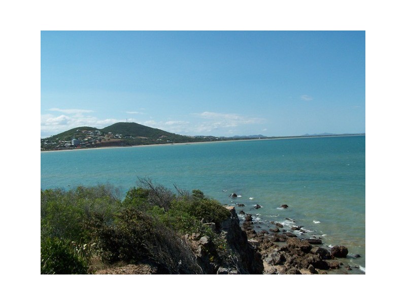 19 Ocean Parade, Cooee Bay QLD 4703