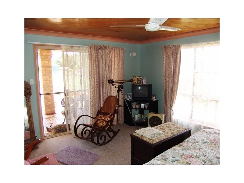 2 Giorgi Close, Keppel Sands QLD 4702
